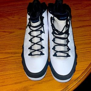 Retro 9 university blue